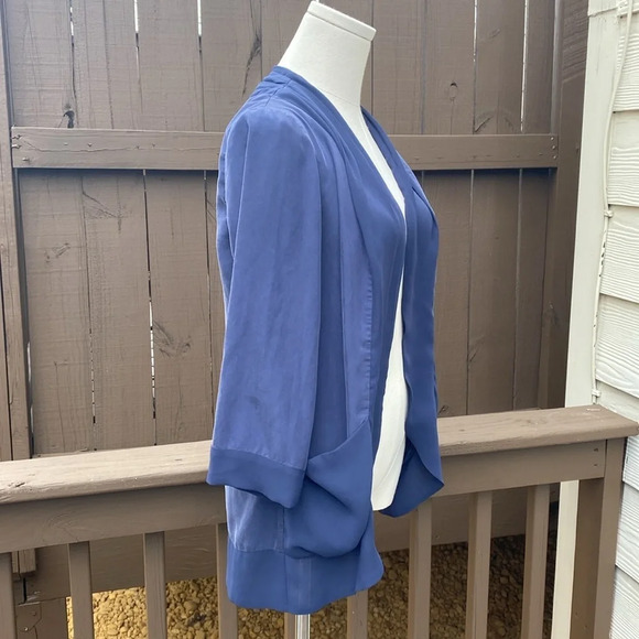 🌸Lightweight Cardigan/Blazer in blue with large front pockets - Picture 2 of 14